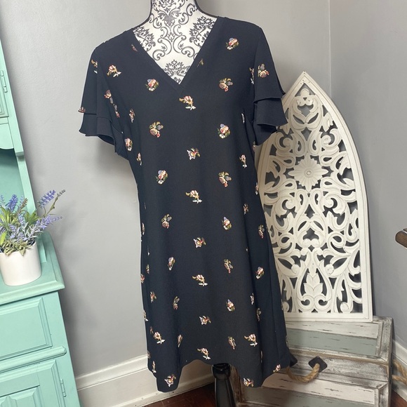 Ann Taylor Dresses & Skirts - Ann Taylor Floral Flutter Sleeve Black Dress Size 8